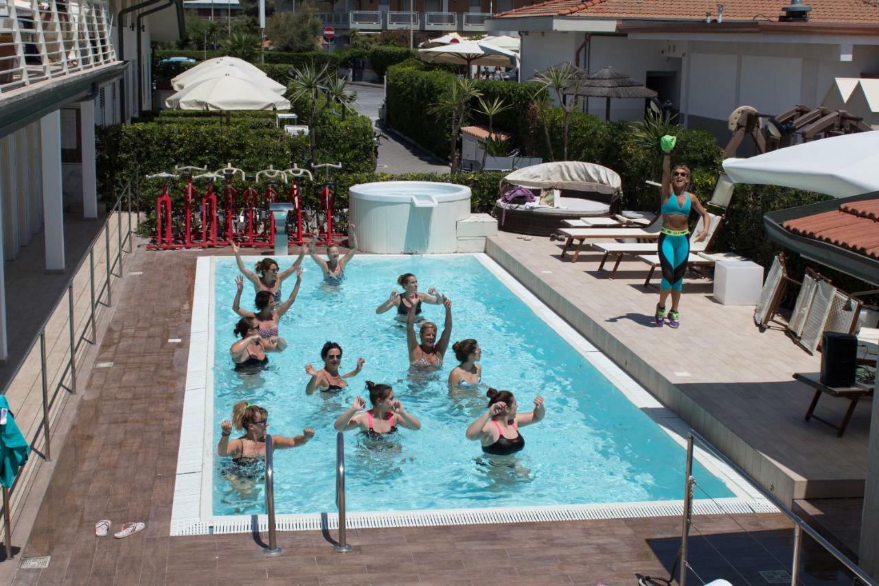 Hotel Delfino Marina Di Carrara Exteriér fotografie
